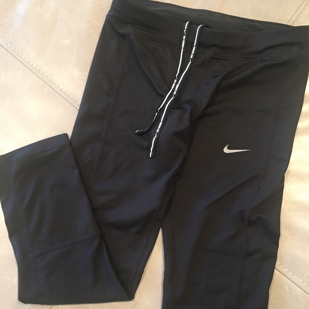 Black Nike jeggings